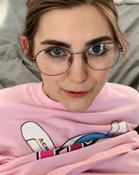 eva elfie scandal|The banning and unbanning of r/EvaElfie .
